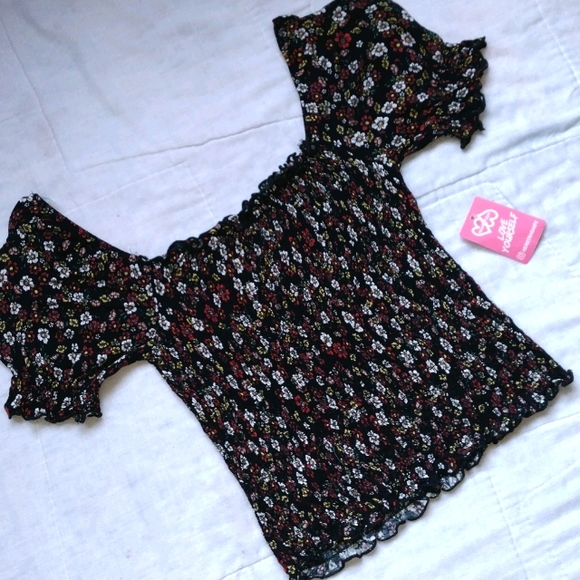 Heart & Hips Tops - Crop Top, Feminine